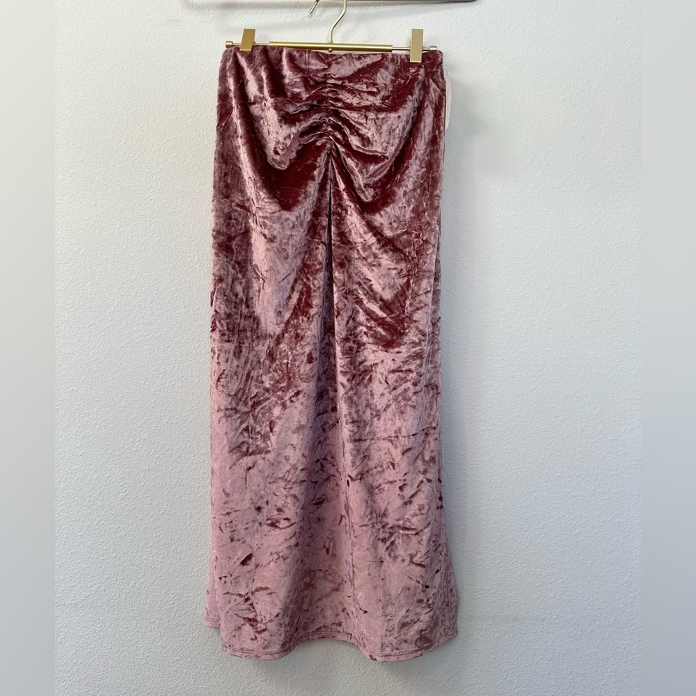 WAYF Pink Crushed Velvet Ruched Midi Skirt with Slit. Size M, New without tags